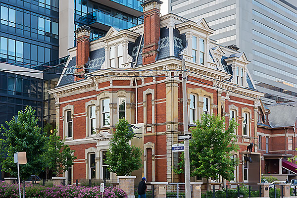 victorian building on Sherbourne Street Toronto
